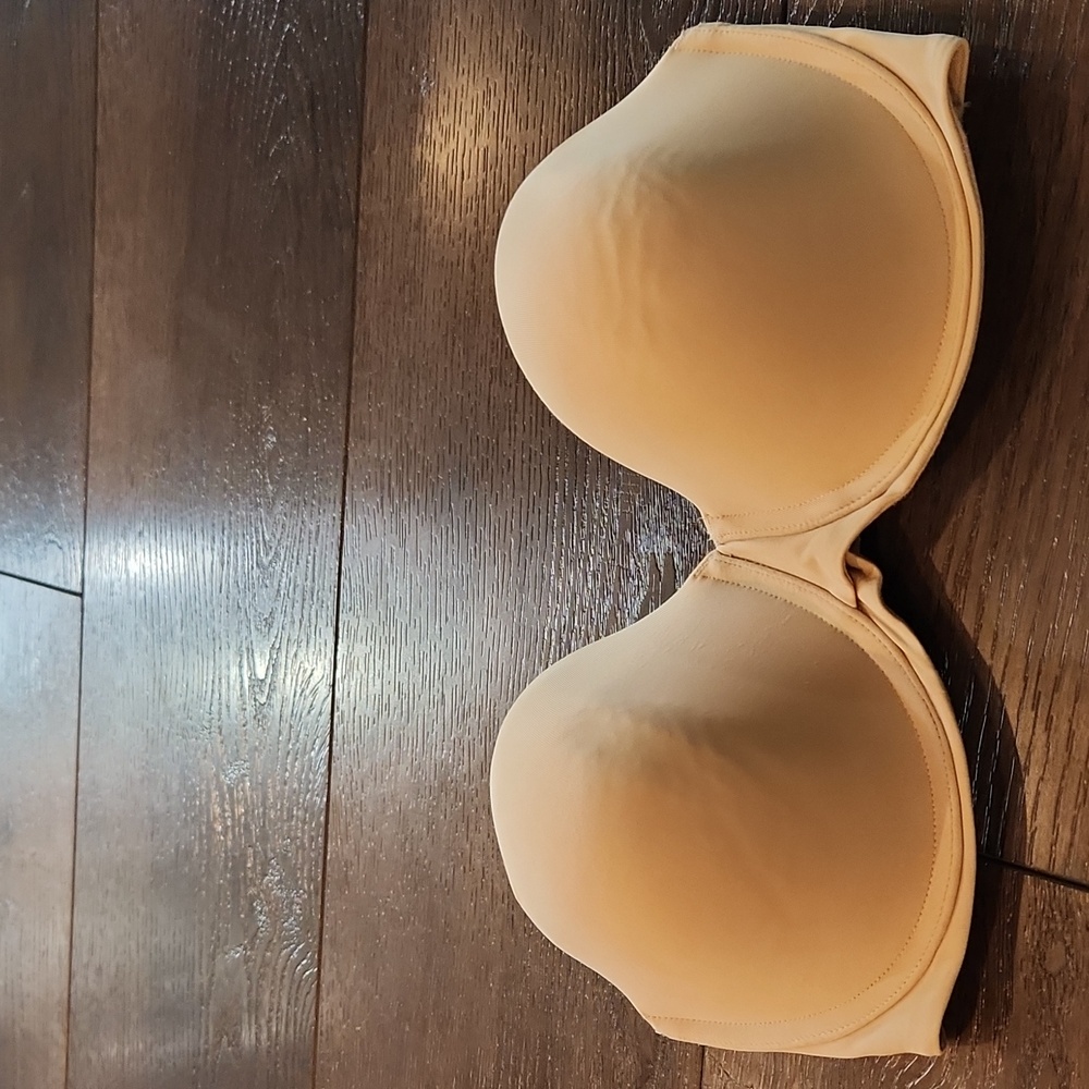 38DD Beige Nude bra strapless  Maidenform